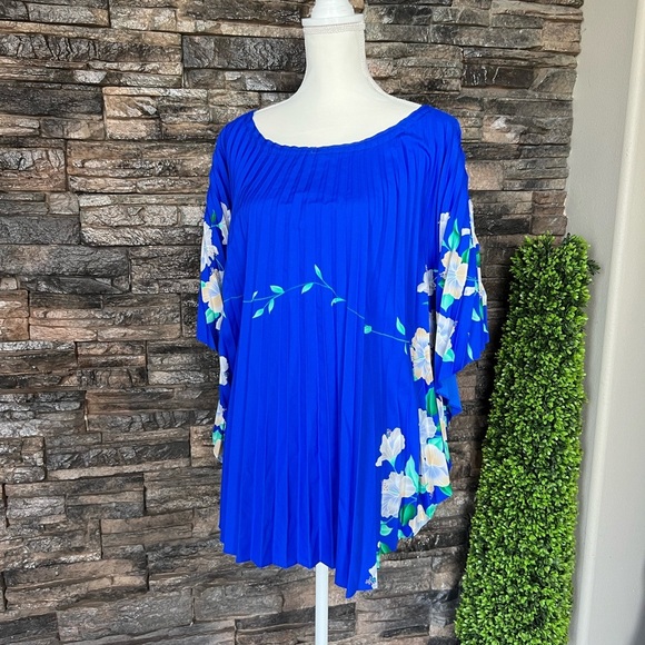 Vibrant Blue Floral Blouse - Picture 1 of 11